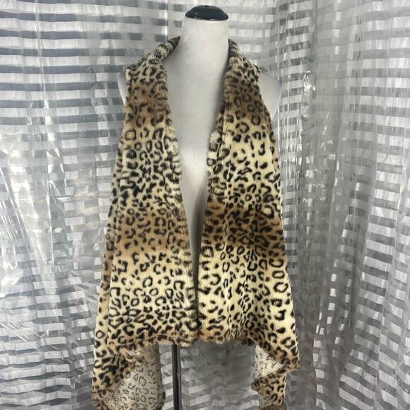 Leopard Print Shawl Wrap   - Picture 2 of 5